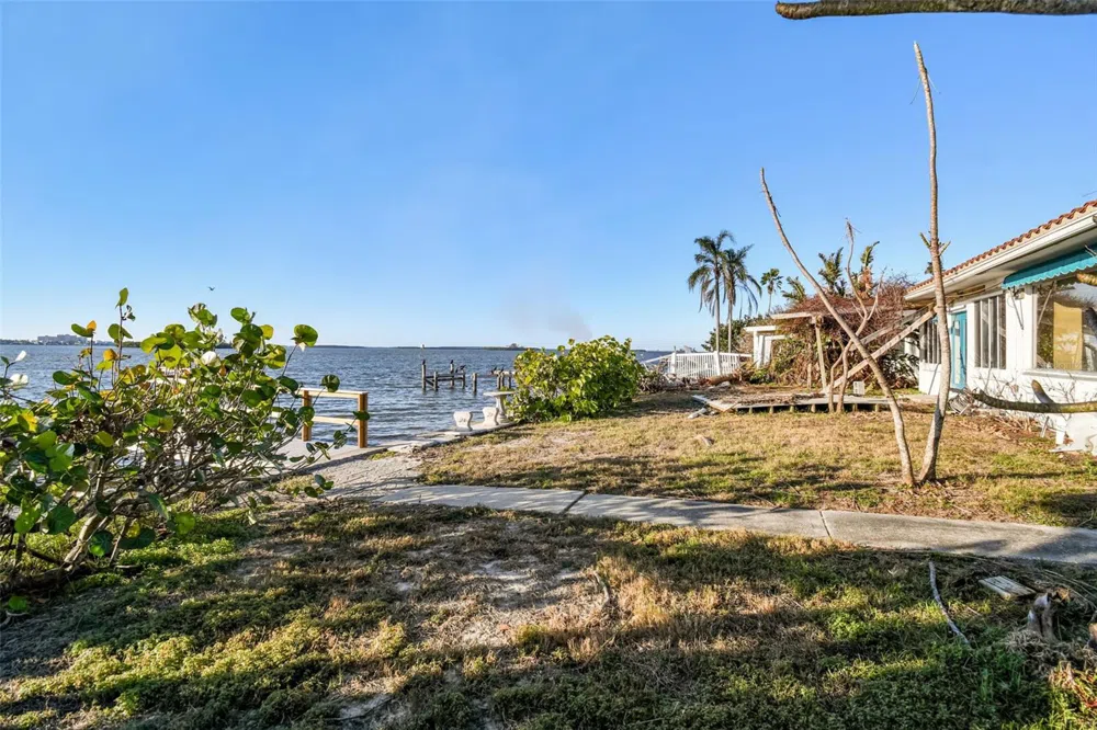 1836 VENETIAN POINT DRIVE Clearwater, FL 33755