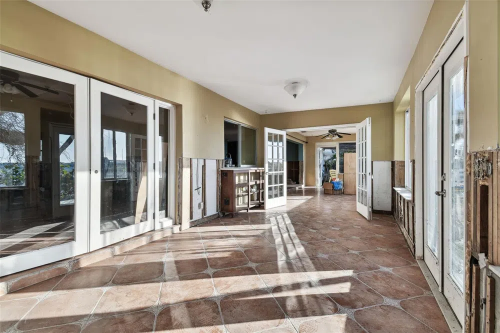 1836 VENETIAN POINT DRIVE Clearwater, FL 33755