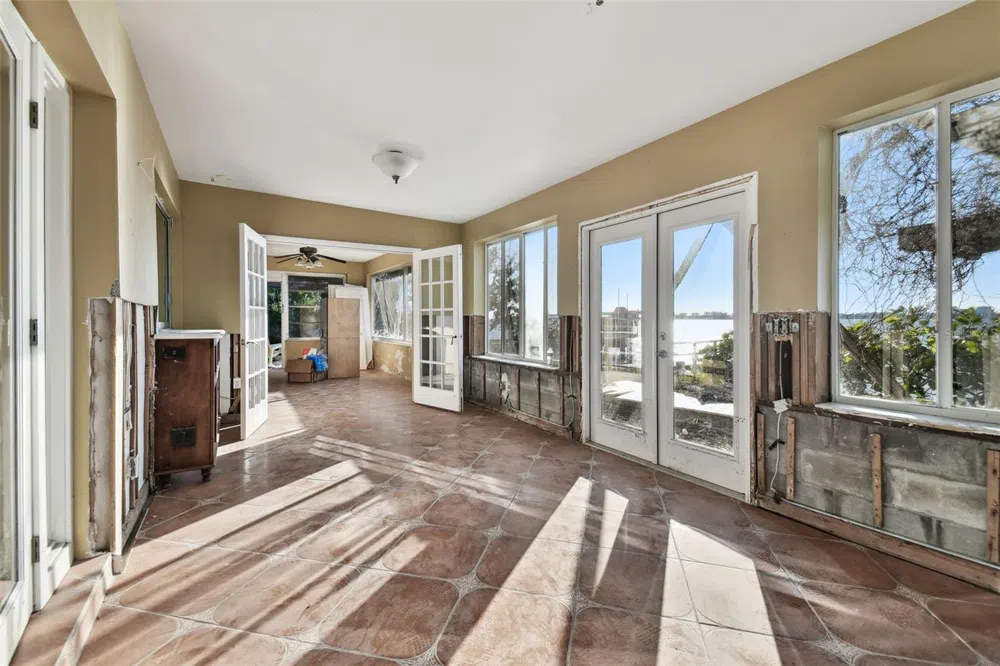 1836 VENETIAN POINT DRIVE Clearwater, FL 33755