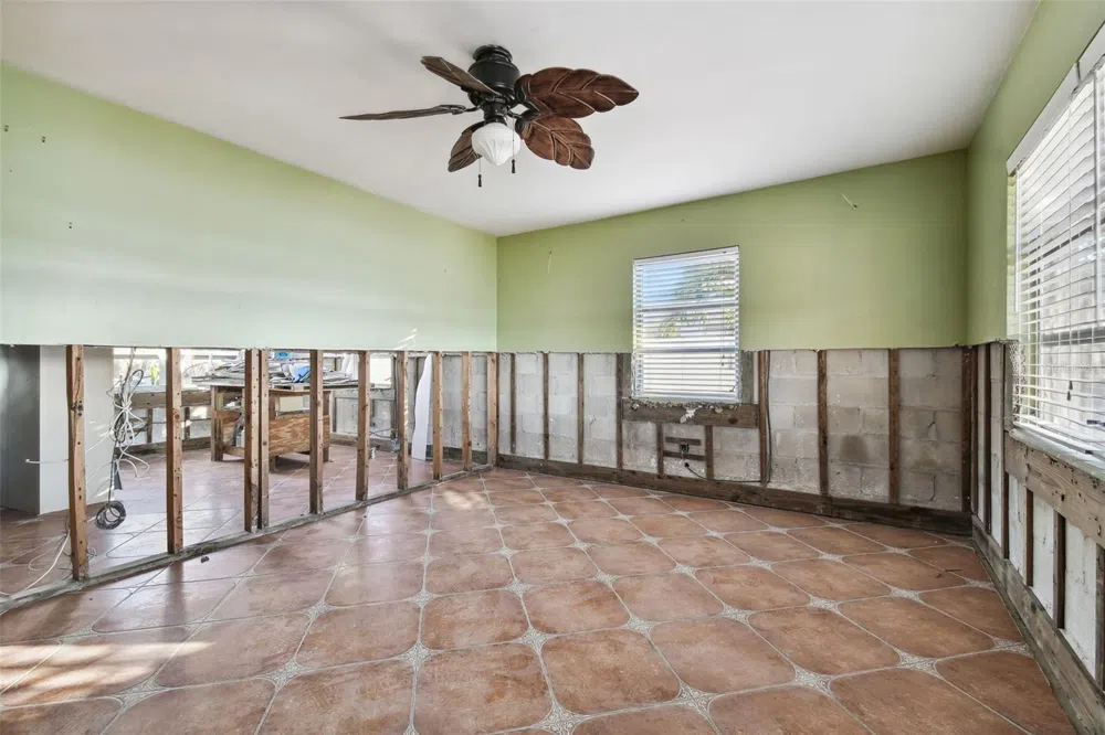 1836 VENETIAN POINT DRIVE Clearwater, FL 33755