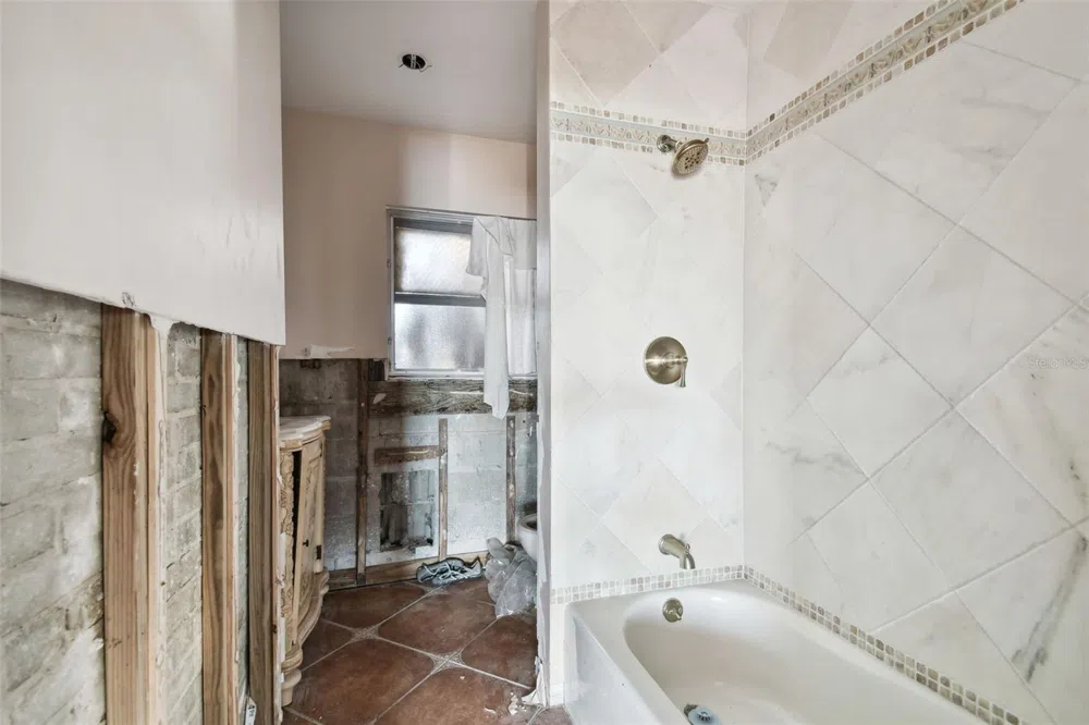 1836 VENETIAN POINT DRIVE Clearwater, FL 33755