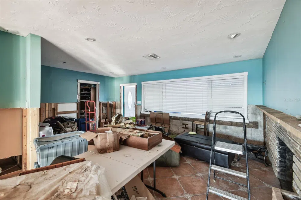 1836 VENETIAN POINT DRIVE Clearwater, FL 33755