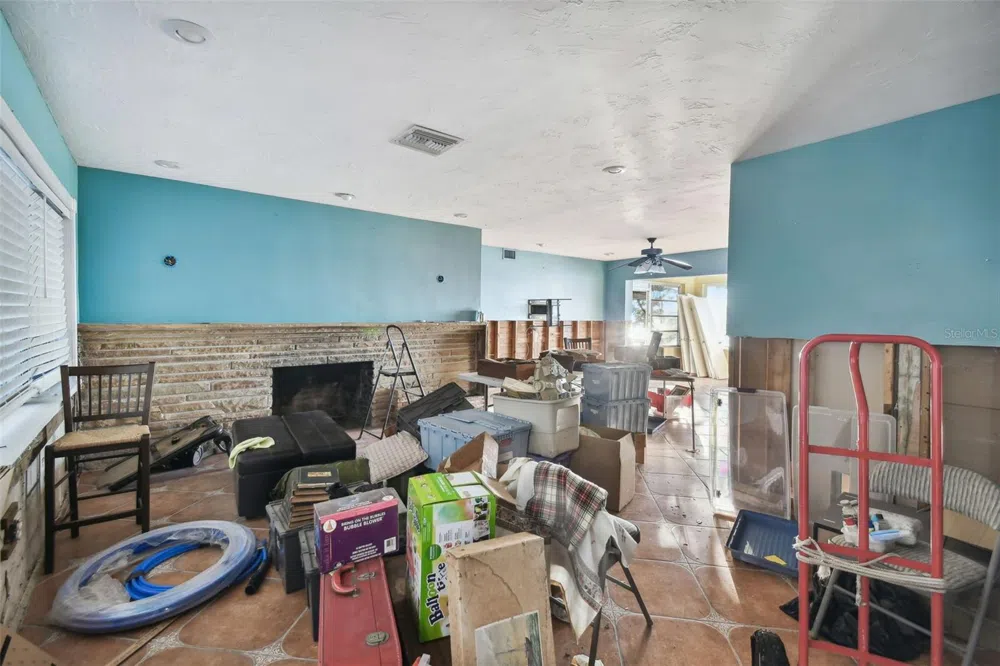 1836 VENETIAN POINT DRIVE Clearwater, FL 33755