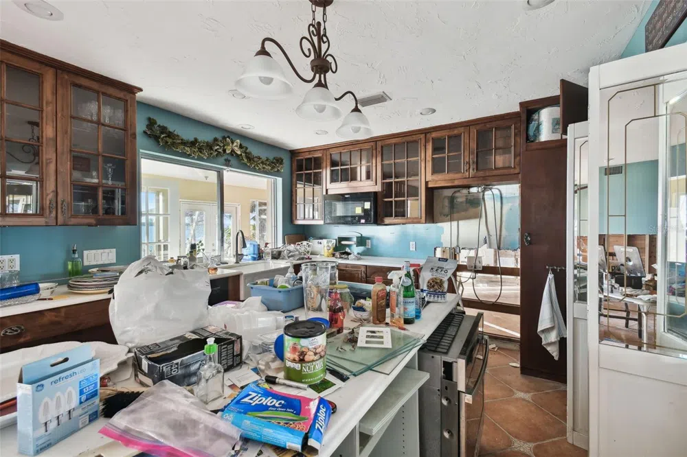 1836 VENETIAN POINT DRIVE Clearwater, FL 33755