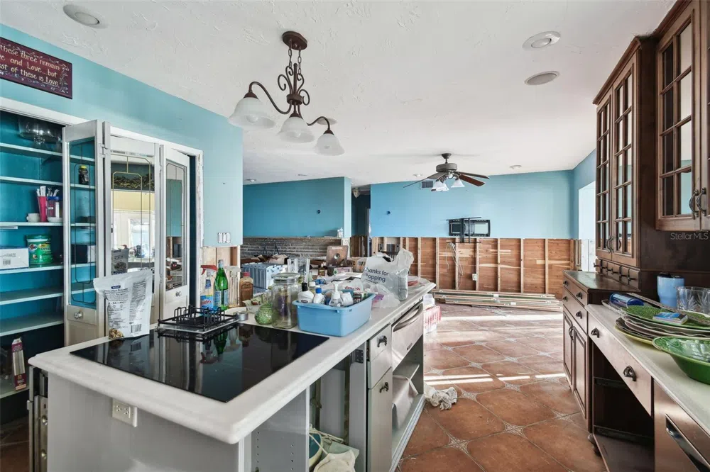 1836 VENETIAN POINT DRIVE Clearwater, FL 33755