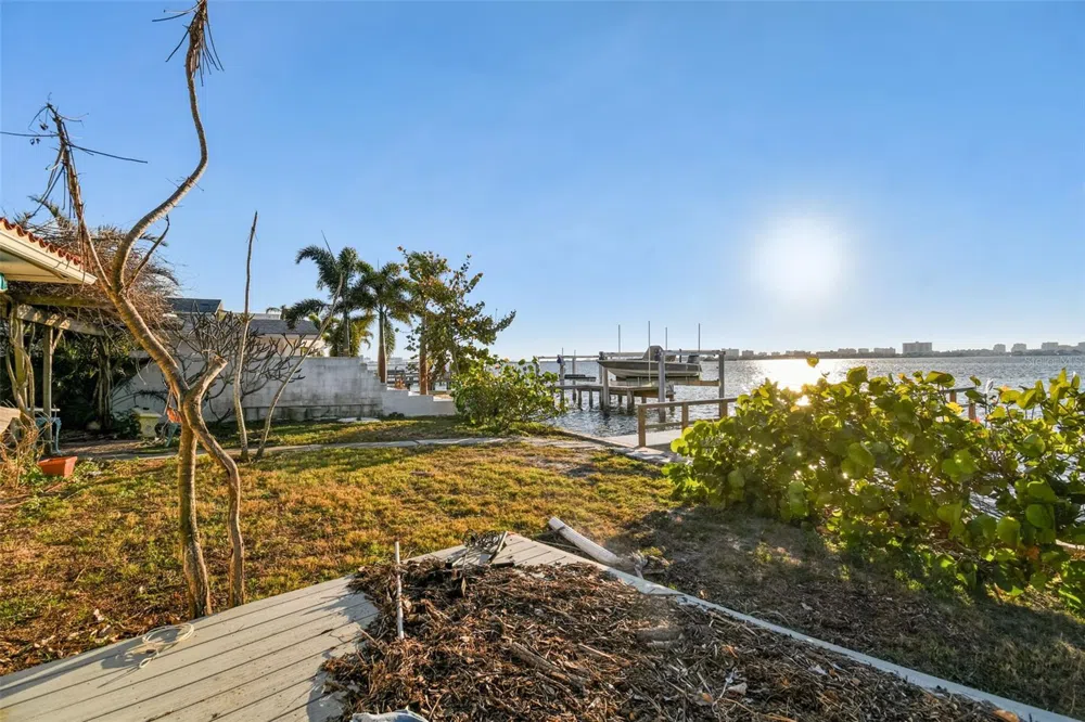 1836 VENETIAN POINT DRIVE Clearwater, FL 33755