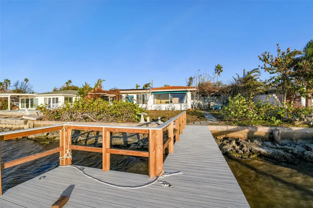 1836 VENETIAN POINT DRIVE Clearwater, FL 33755