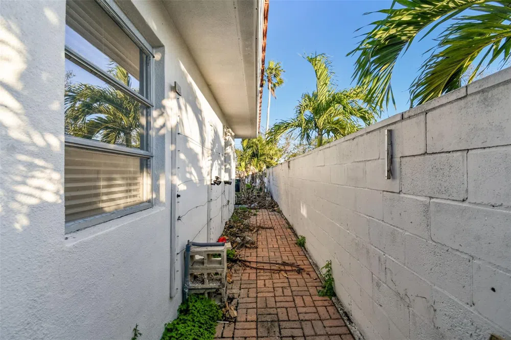 1836 VENETIAN POINT DRIVE Clearwater, FL 33755