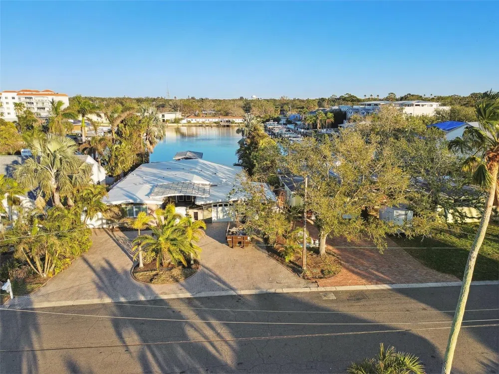 1836 VENETIAN POINT DRIVE Clearwater, FL 33755