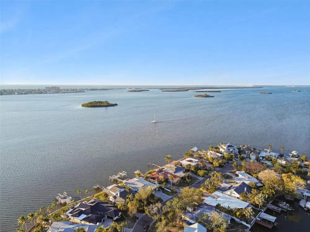 1836 VENETIAN POINT DRIVE Clearwater, FL 33755