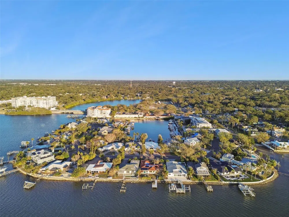 1836 VENETIAN POINT DRIVE Clearwater, FL 33755