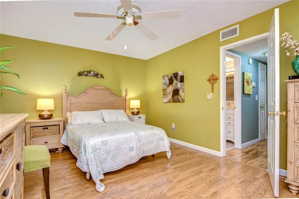 1893 SHORE DRIVE S #206 South Pasadena, FL 33707