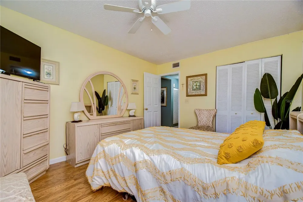 1893 SHORE DRIVE S #206 South Pasadena, FL 33707