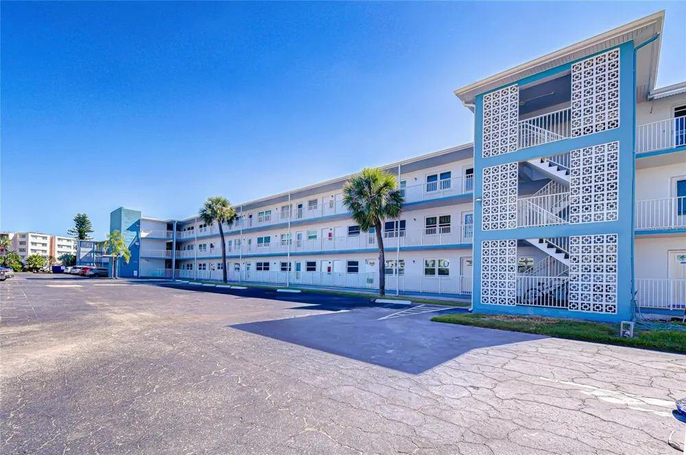 1893 SHORE DRIVE S #206 South Pasadena, FL 33707