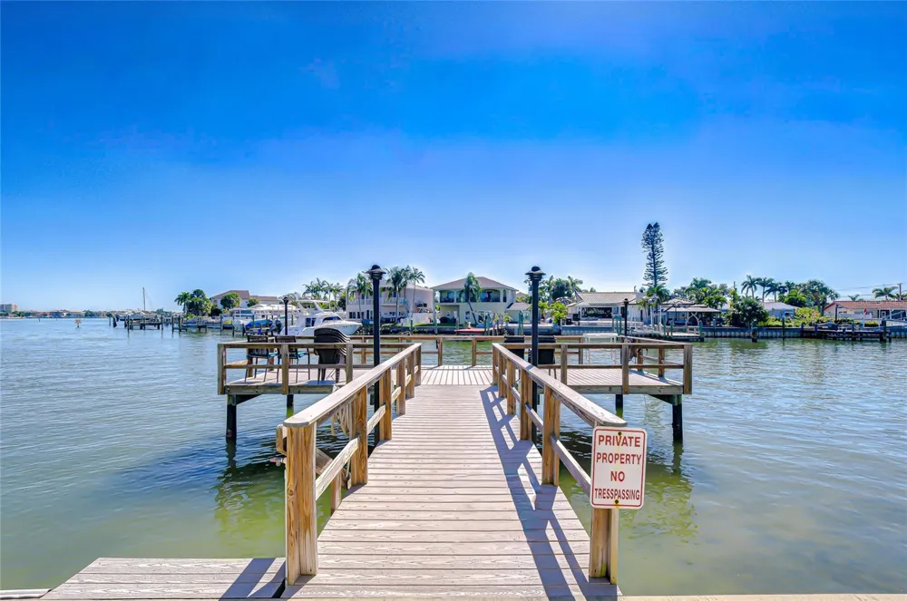 1893 SHORE DRIVE S #206 South Pasadena, FL 33707
