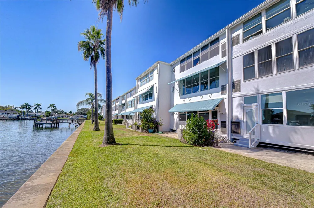 1893 SHORE DRIVE S #206 South Pasadena, FL 33707