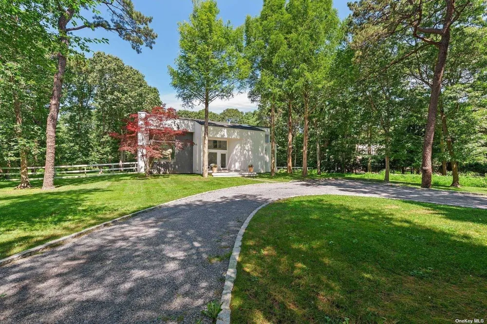14 Elishas Path Wainscott, NY 11975