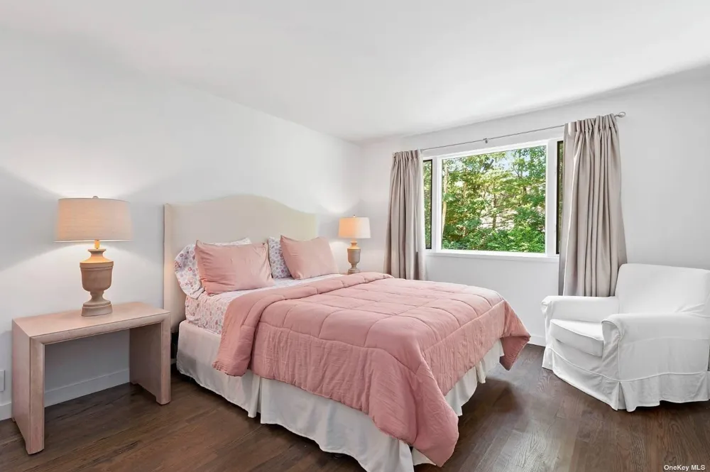 14 Elishas Path Wainscott, NY 11975