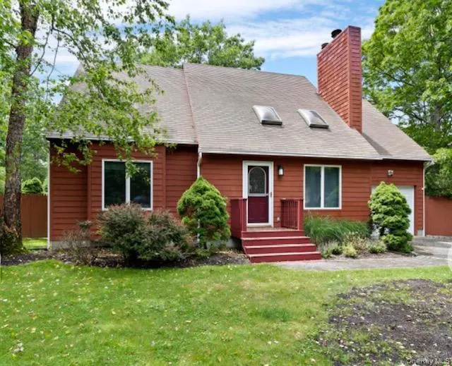 12 Hildreth Road Hampton Bays, NY 11946