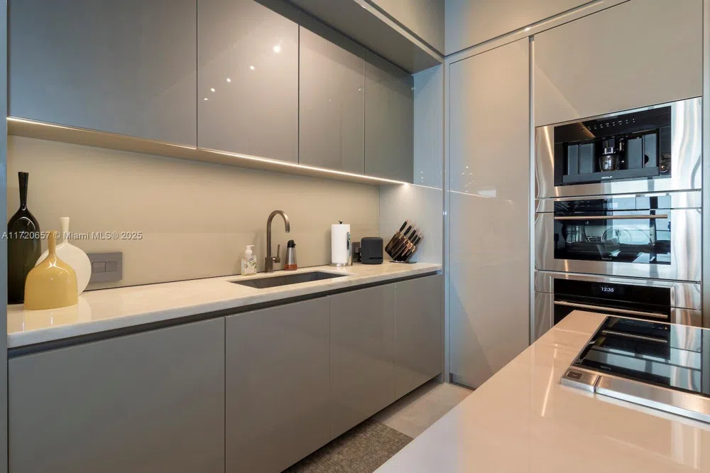 18975 Collins Ave #4102 Sunny Isles Beach, FL 33160