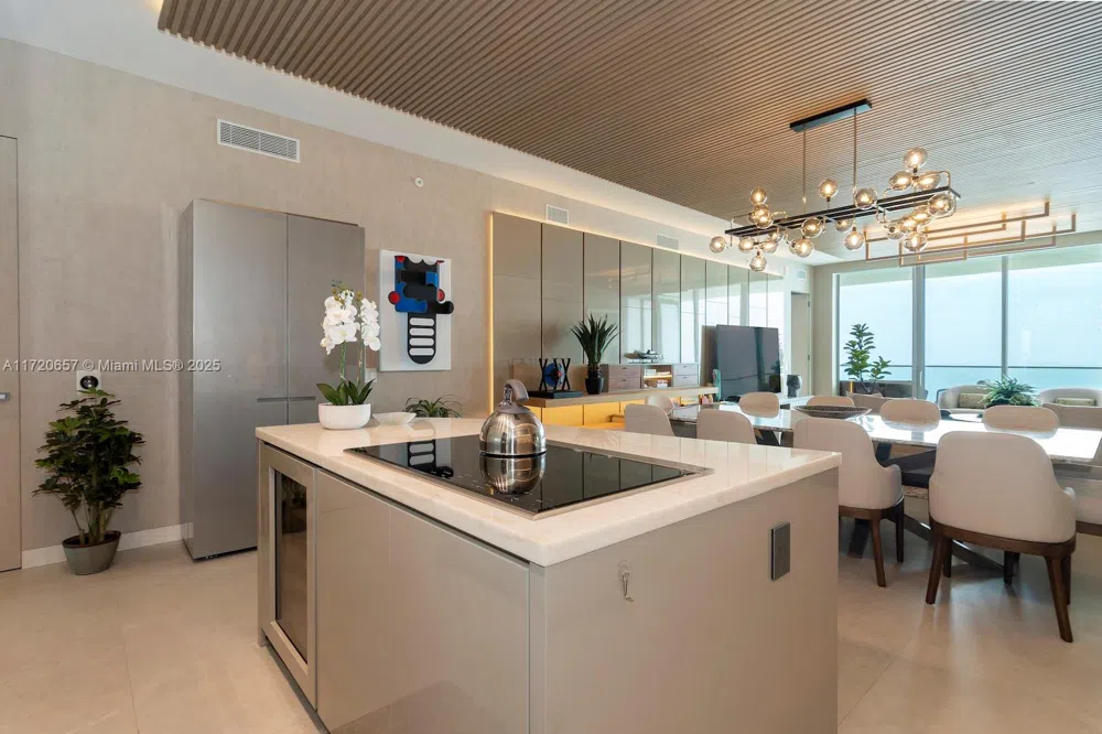 18975 Collins Ave #4102 Sunny Isles Beach, FL 33160