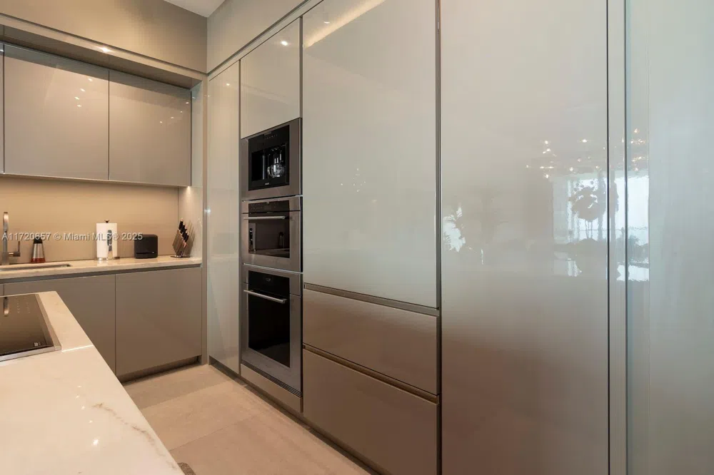 18975 Collins Ave #4102 Sunny Isles Beach, FL 33160