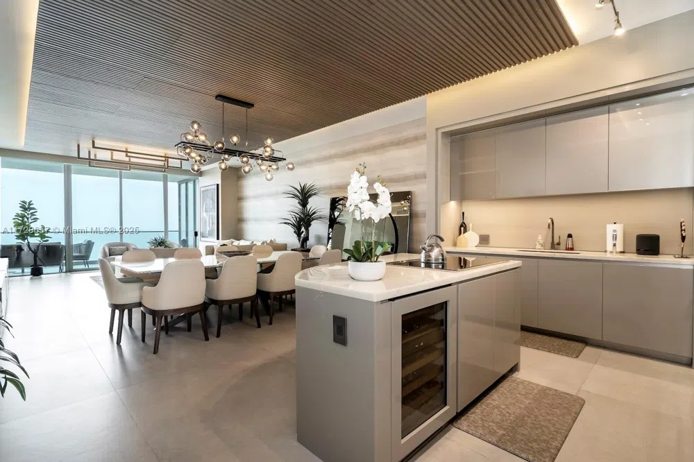 18975 Collins Ave #4102 Sunny Isles Beach, FL 33160