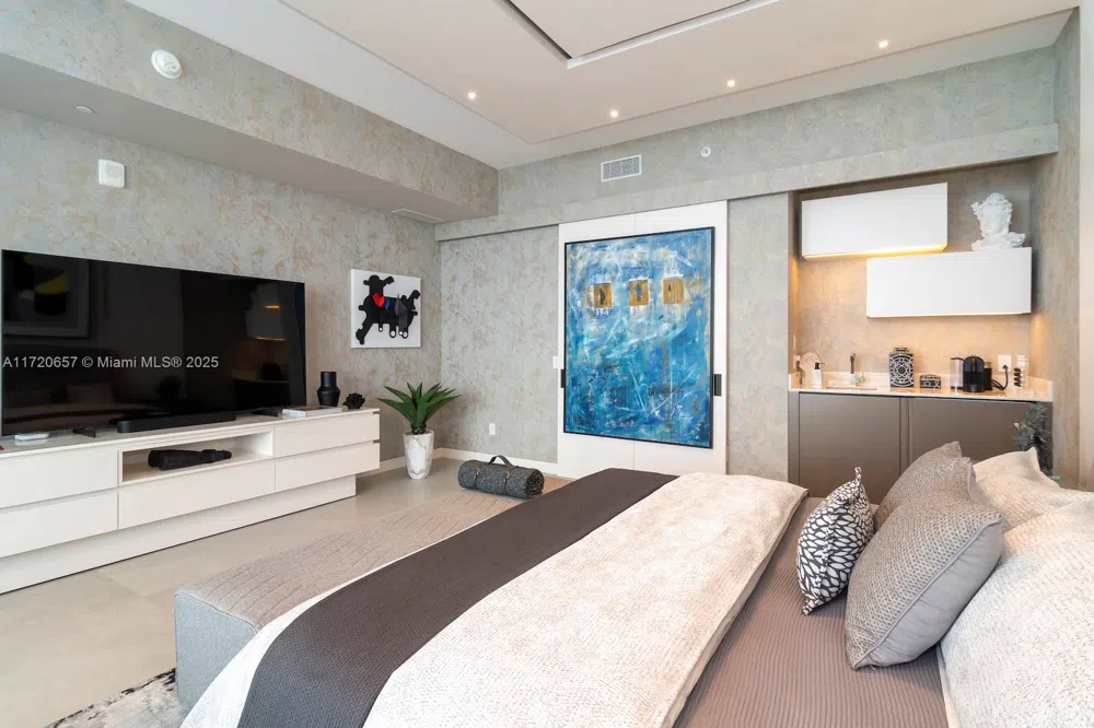 18975 Collins Ave #4102 Sunny Isles Beach, FL 33160