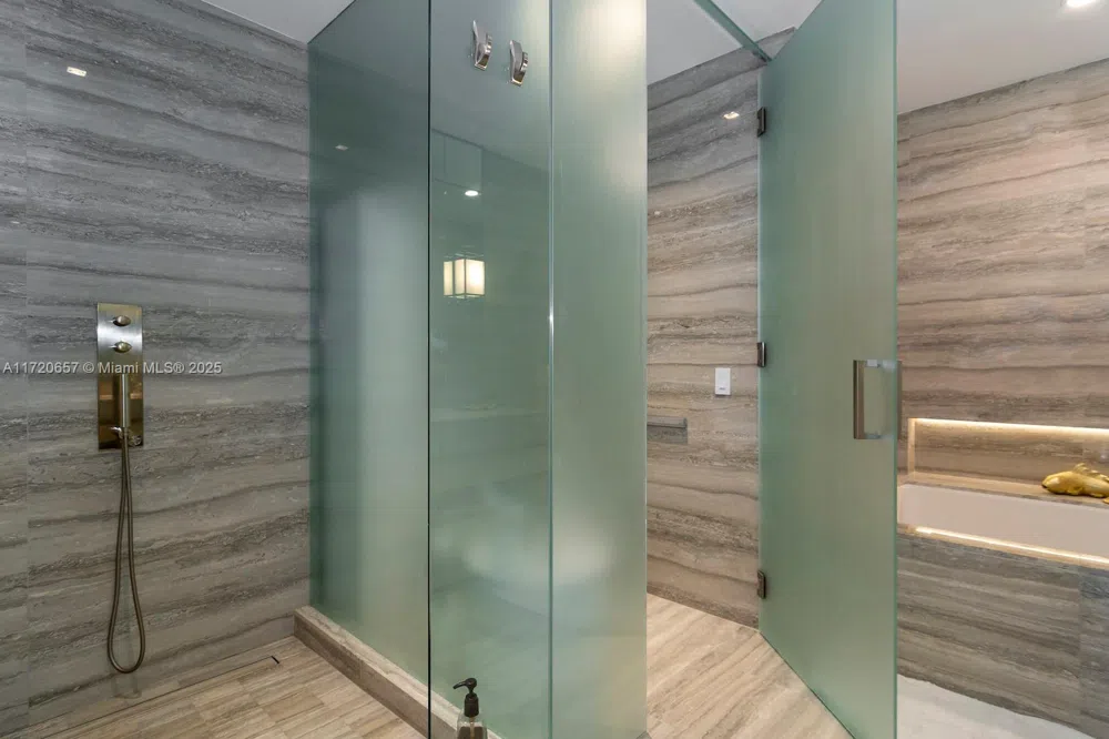 18975 Collins Ave #4102 Sunny Isles Beach, FL 33160