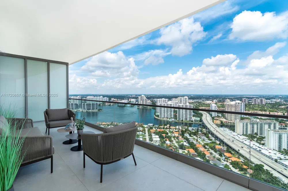 18975 Collins Ave #4102 Sunny Isles Beach, FL 33160