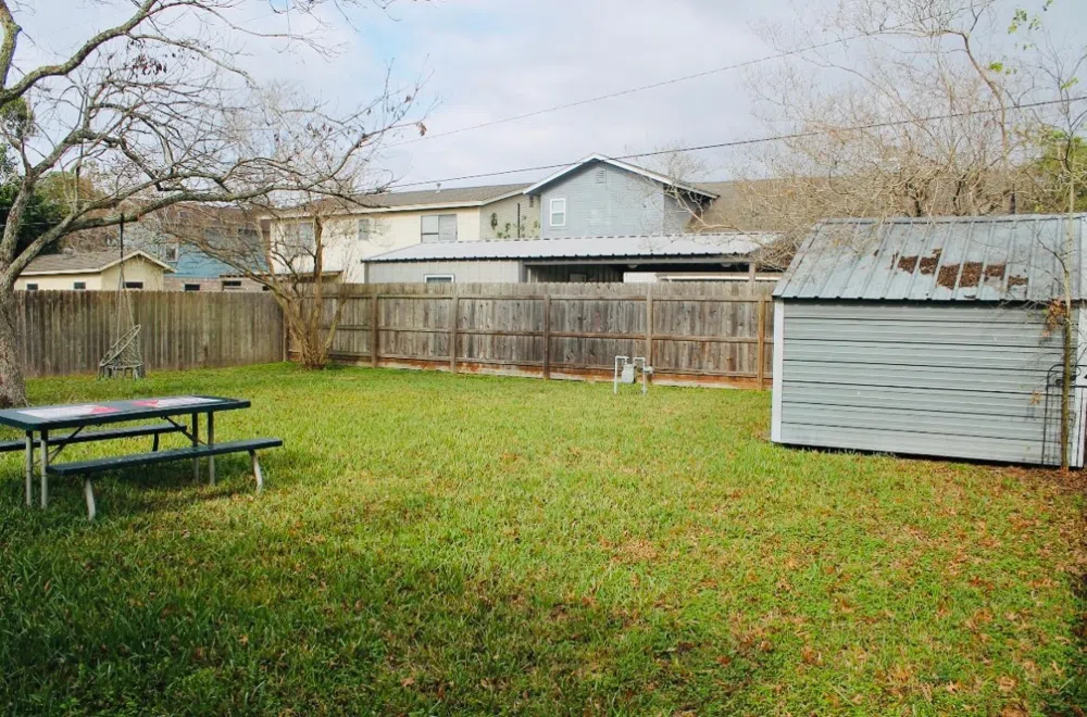 202 Byron Drive Victoria, TX 77901