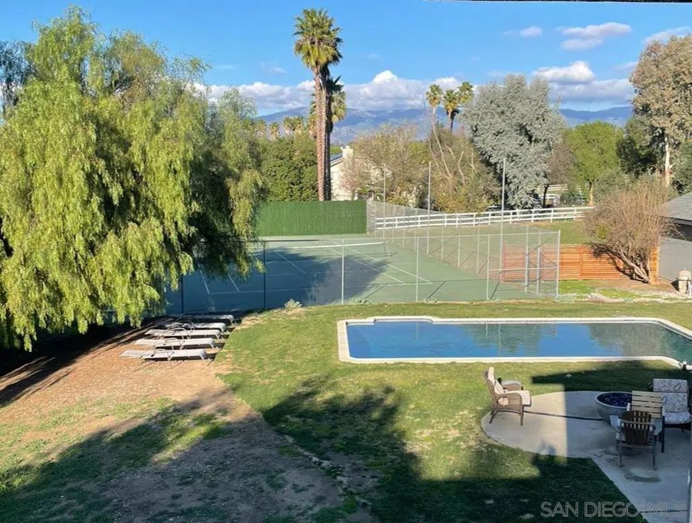 28114 Queensbridge Rd Valley Center, CA 92082