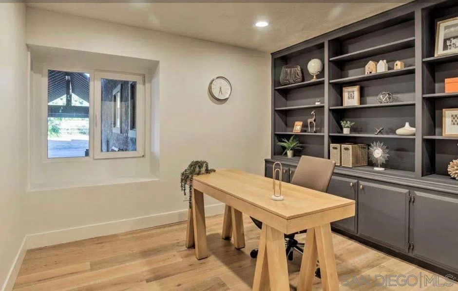 28114 Queensbridge Rd Valley Center, CA 92082