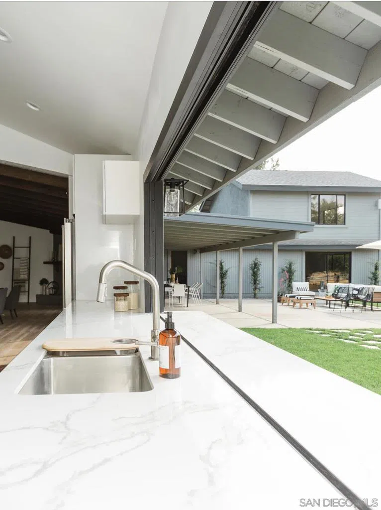 28114 Queensbridge Rd Valley Center, CA 92082