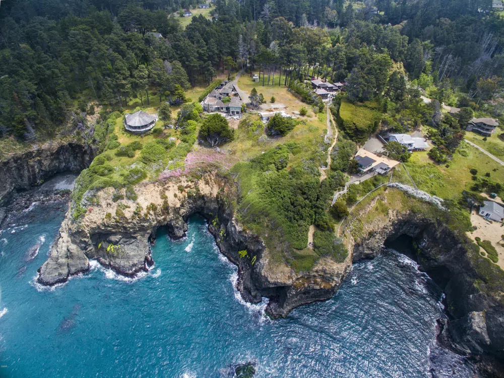 6030 Highway 1 Little River, CA 95456
