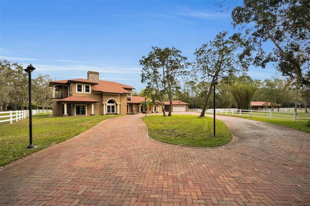 249 DOGWOOD TRACE Tarpon Springs, FL 34688