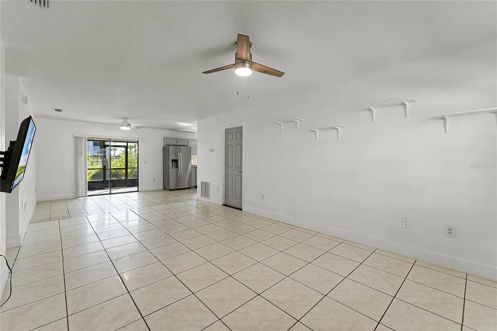 825 KOTTLE CIRCLE S Daytona Beach, FL 32114