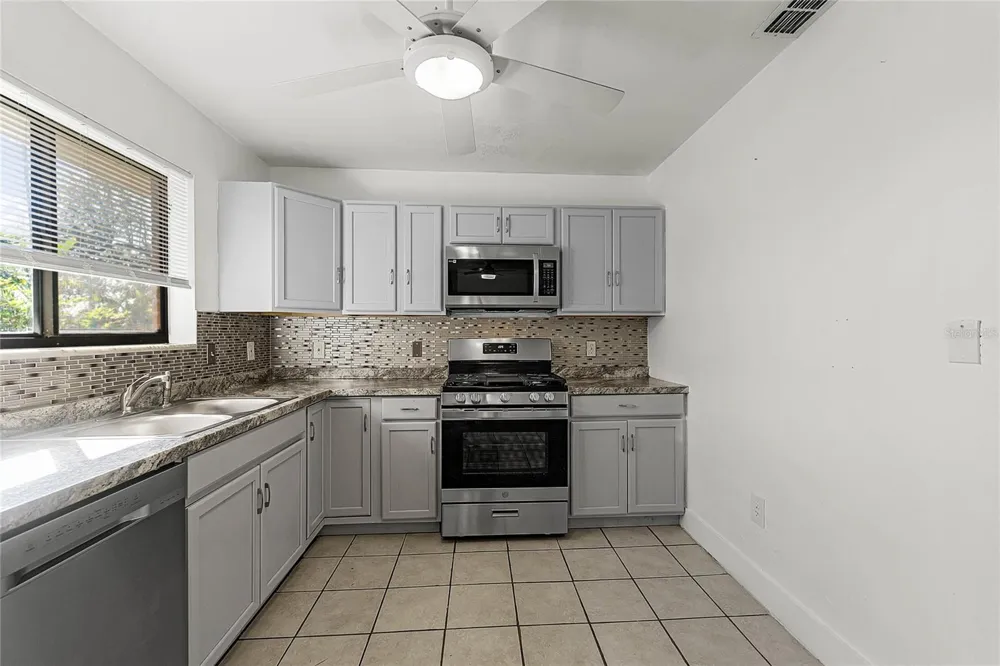 825 KOTTLE CIRCLE S Daytona Beach, FL 32114