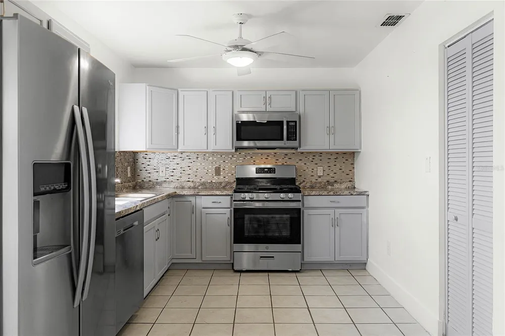 825 KOTTLE CIRCLE S Daytona Beach, FL 32114