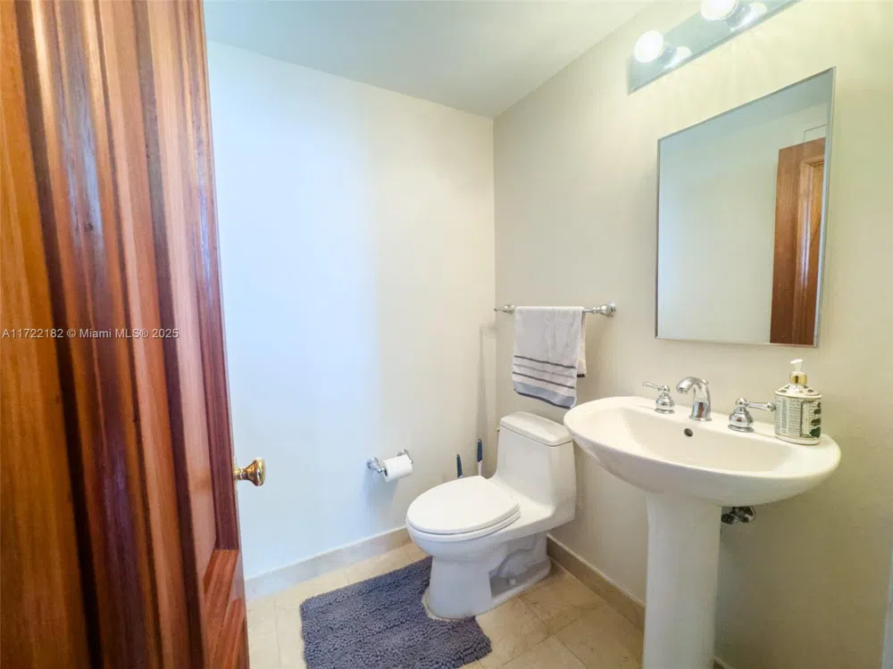 6365 Collins Ave #1506 Miami Beach, FL 33141