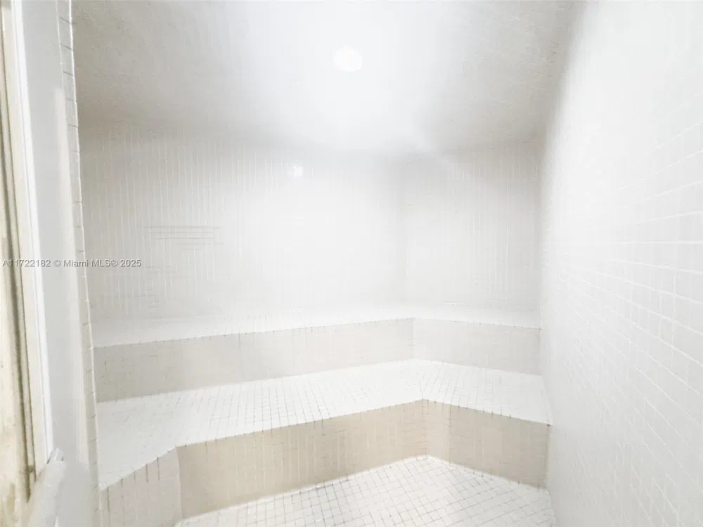 6365 Collins Ave #1506 Miami Beach, FL 33141