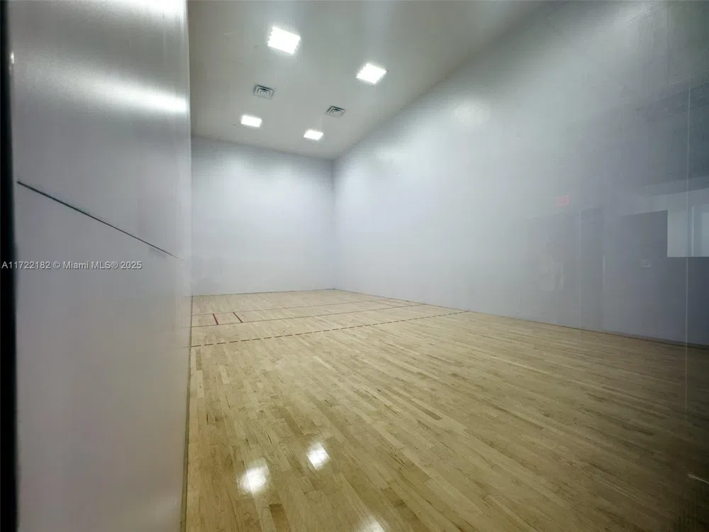 6365 Collins Ave #1506 Miami Beach, FL 33141