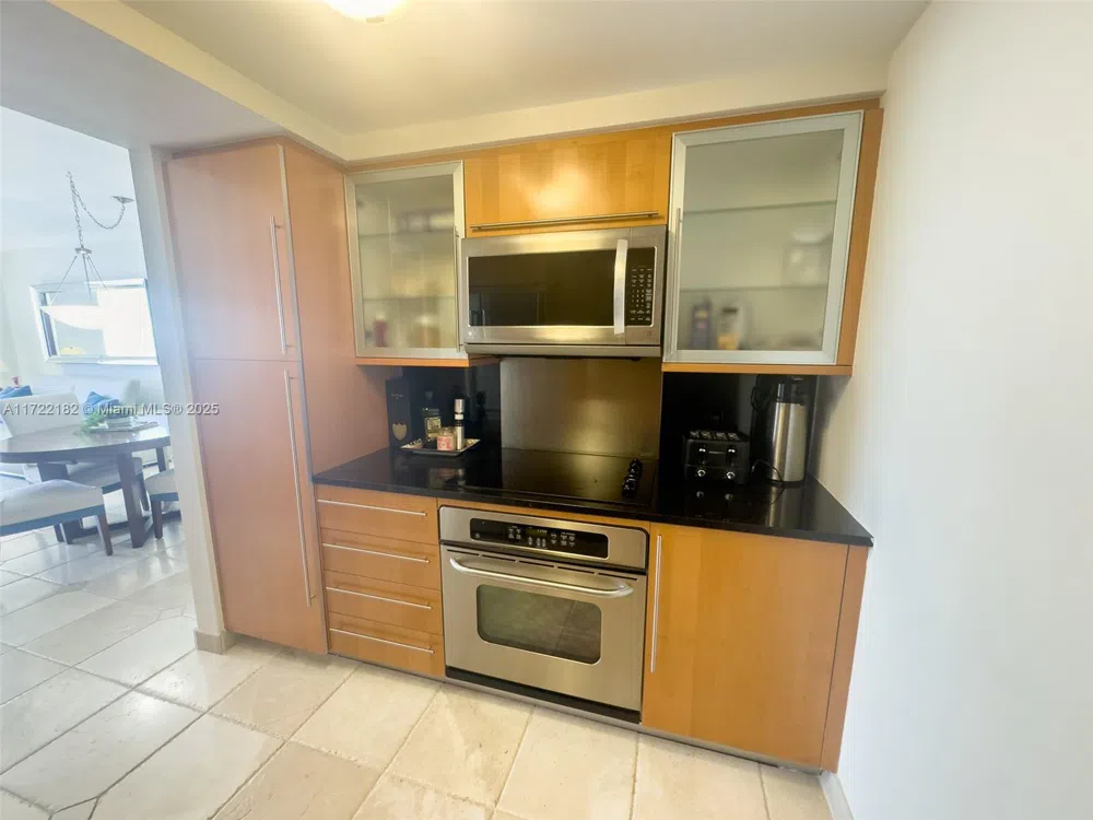 6365 Collins Ave #1506 Miami Beach, FL 33141