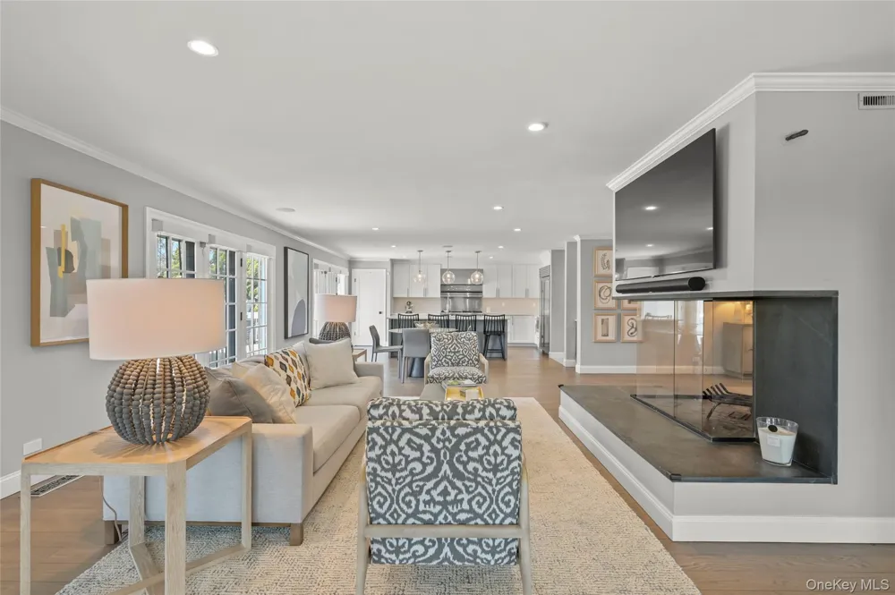 245 Oneck Lane Westhampton Beach, NY 11978