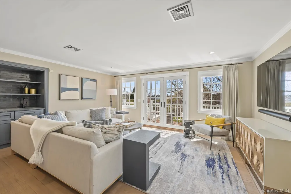 245 Oneck Lane Westhampton Beach, NY 11978
