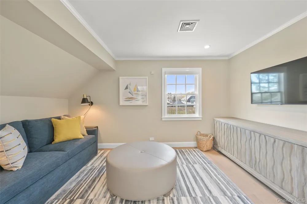 245 Oneck Lane Westhampton Beach, NY 11978