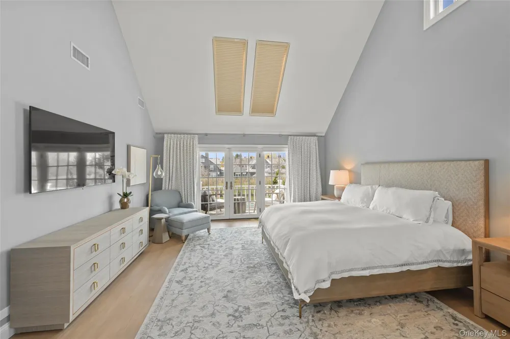 245 Oneck Lane Westhampton Beach, NY 11978