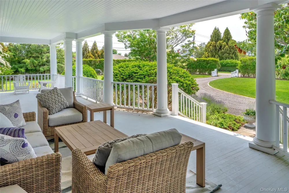 245 Oneck Lane Westhampton Beach, NY 11978