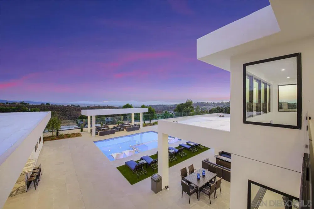 35298 Calle Campo Temecula, CA 92592