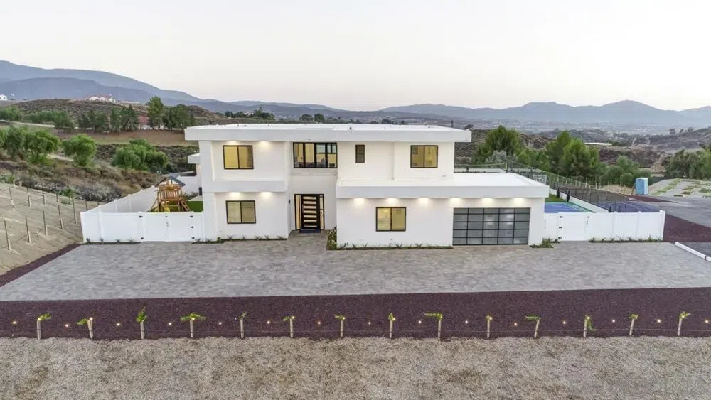 35298 Calle Campo Temecula, CA 92592